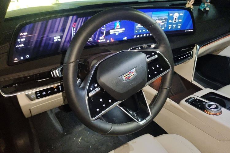 Used Cadillac CT6 2023 28T Luxury Version Steering Wheel