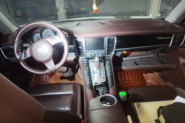 Used Porsche Panamera 
