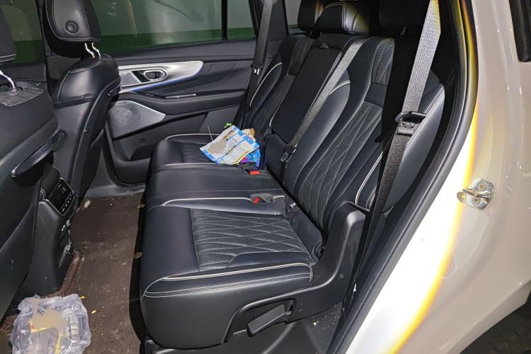 Used GAC Trumpchi GS8 2022 Flagship Series 2.0 TGDI Two-Wheel-Drive Prestige Edition (7 Seats) Left Rear Seat