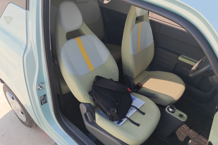 Used Geely Galaxy Panda 2024 Panda Mini 200km Endurance Bear Right Front Seat