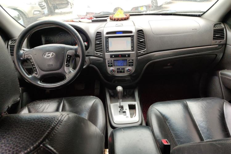 Used Hyundai Santa Fe Classic 2010 2.4 Ultimate Edition 7-Seater Four-Wheel Drive