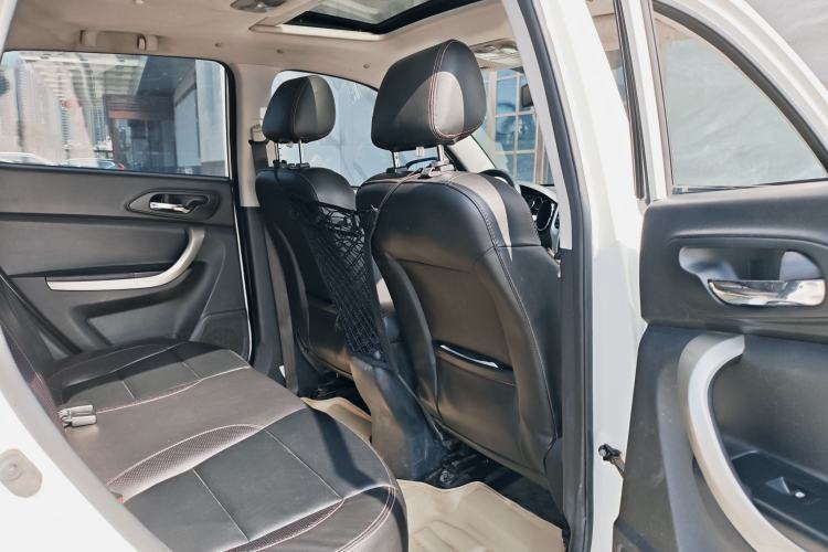 Used Changan CS35 2014 1.6L Automatic Luxury Model China IV Standard
