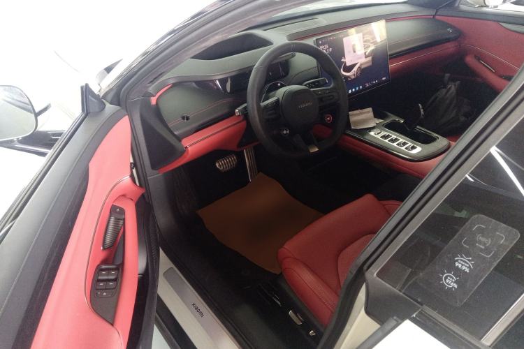 Used Xiaomi Auto SU7 2024 Four-Wheel Drive Ultra-Long Range Advanced Intelligent Driving Max Edition
