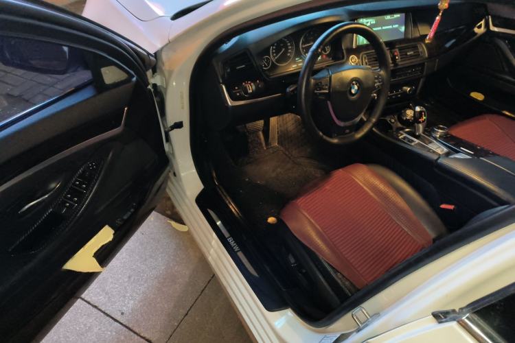 Used BMW 5 Series 2014 525Li Leading Model
