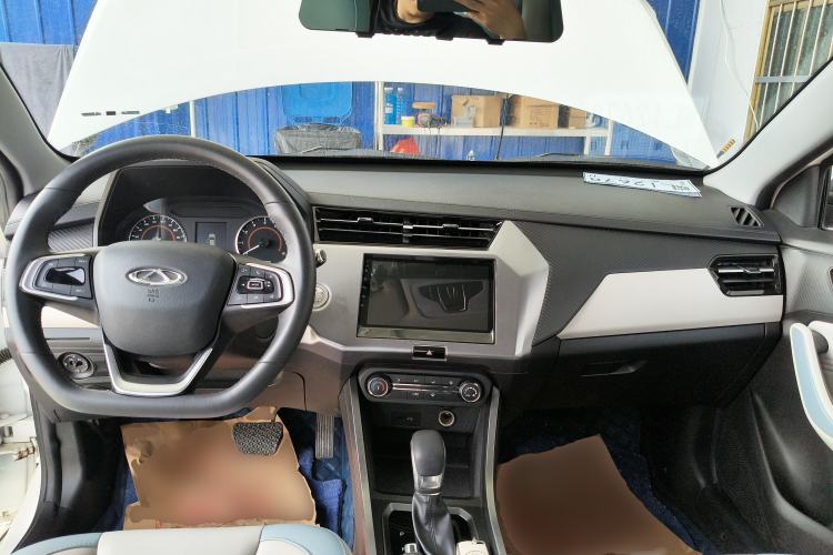 Used Chery Tiggo 3X 2022 Diamond Edition 1.5L CVT Elite Version Center Console