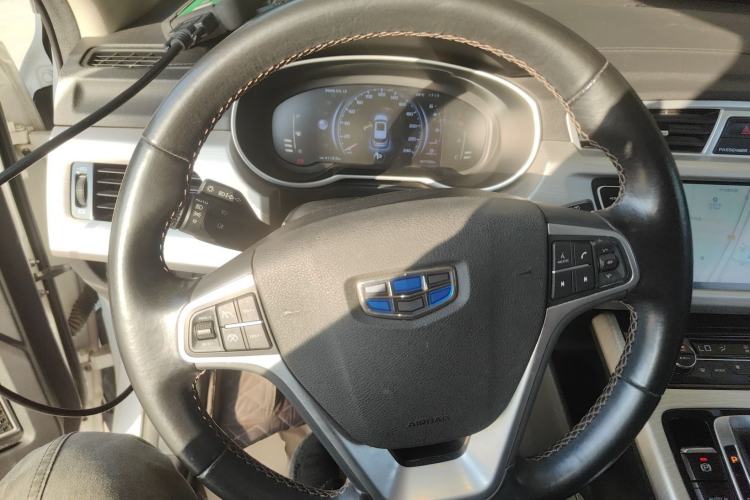 Used Geely Auto Emgrand X7 Sport 2018 1.8TD Automatic Two-Wheel Drive ZhiZun Model with 4G Connectivity
