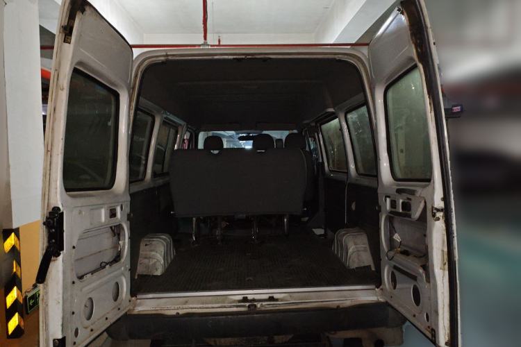 Used Ford Classic Transit 2015 2.8T Diesel Multi-Function Vehicle Short Wheelbase 6-Seater Mid-Roof Edition JX493ZLQ4