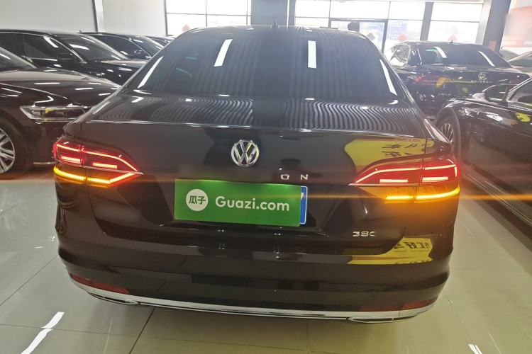 Used Volkswagen Phideon 2018 380TSI Two-Wheel-Drive Flagship Edition
