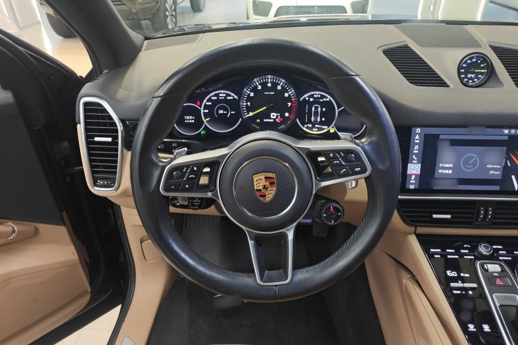 Used Porsche Cayenne E-Hybrid 2020 Cayenne E-Hybrid 2.0T Steering Wheel