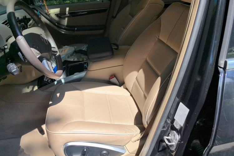 Used Mercedes-Benz R-Class 2015 R 320 4MATIC Luxury Model Left Front Seat