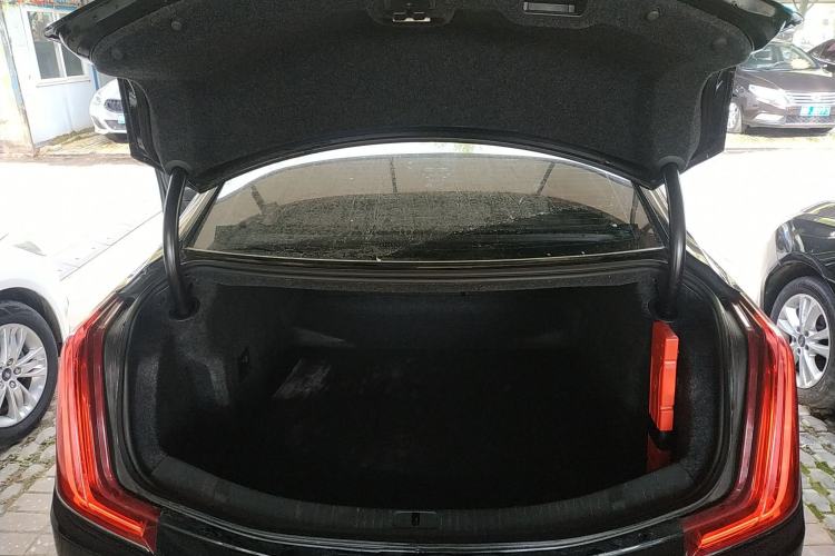 Used Cadillac XTS 2018 28T Elite Edition Trunk