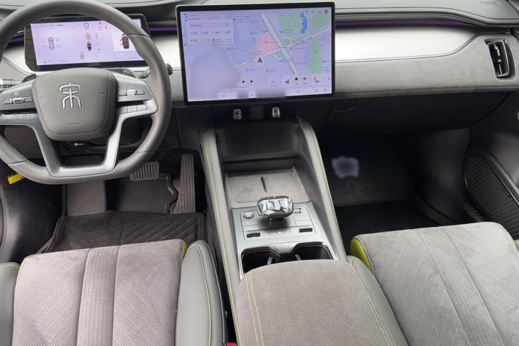 Used BYD Song L EV 2025 Intelligent Driving Version 602 km Range LiDAR-equipped All-Wheel-Drive Type Interior 3