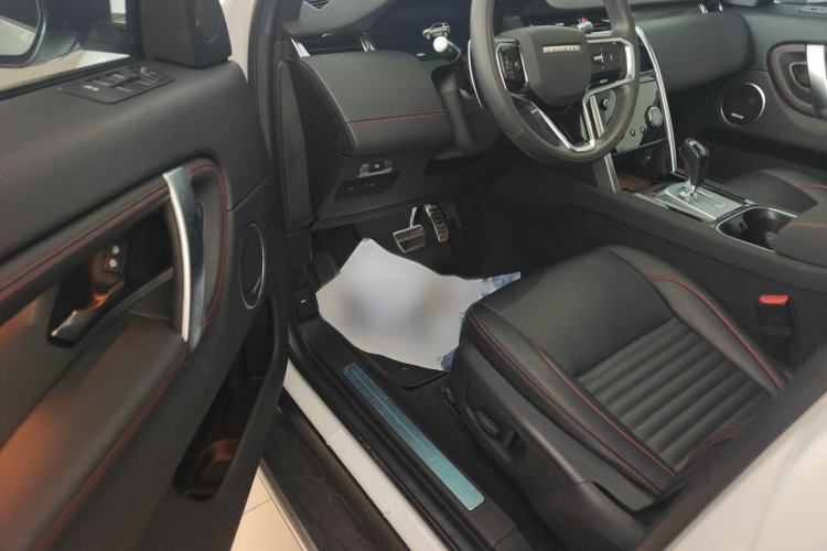 Used Land Rover Discovery Sport 2022 249 PS Metropolitan Edition 5 Seats Left Front Seat