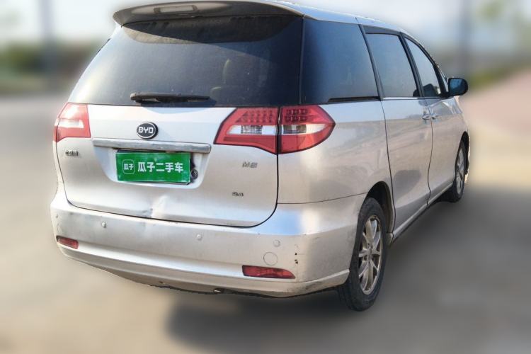 Used BYD M6 2013 2.4L Manual Luxury Model