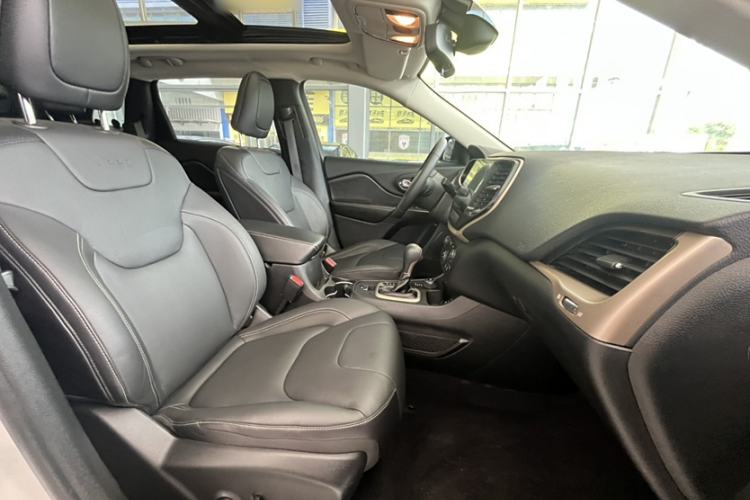 Used Jeep Cherokee 2016 2.4L Professional Edition