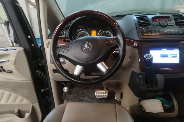 Used Mercedes-Benz Viano 2014 3.5L Premier Edition