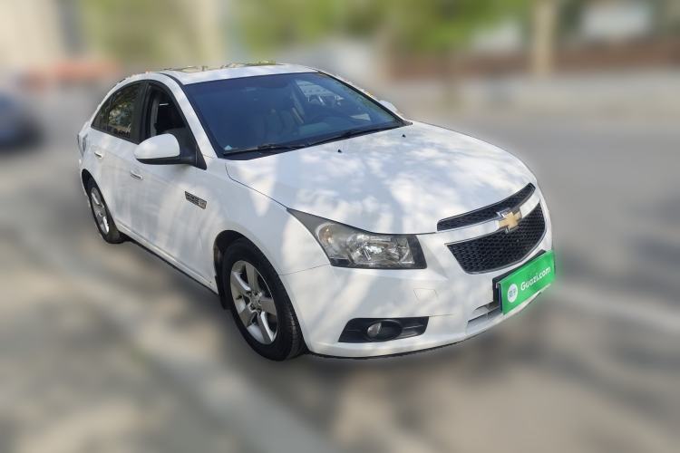 Used Chevrolet Cruze 2013 1.6L SE MT Front Right 45 Deg