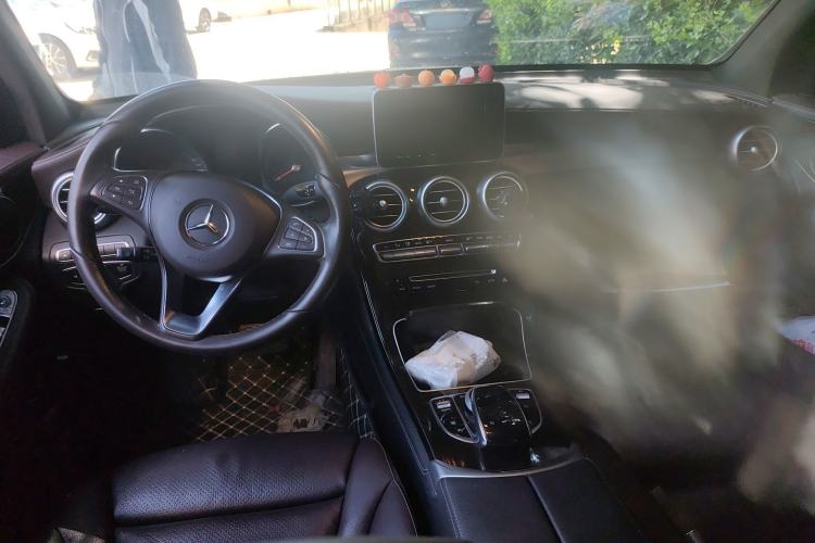 Used Mercedes-Benz GLC 2019 Facelift GLC 260 L 4MATIC Luxury Model Center Console