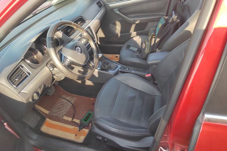 Used Volkswagen Lavida 2015 1.6L Automatic Luxury Edition
