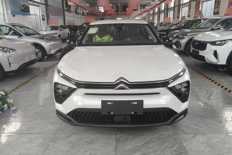 Used Citroen C5 X 2025 Model 1.6T Overseas Edition Exterior 1