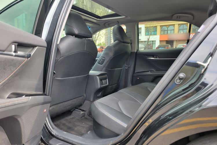 Used Toyota Camry 2023 Dual-Motor 2.5 HGVP Leading Edition Interior 4