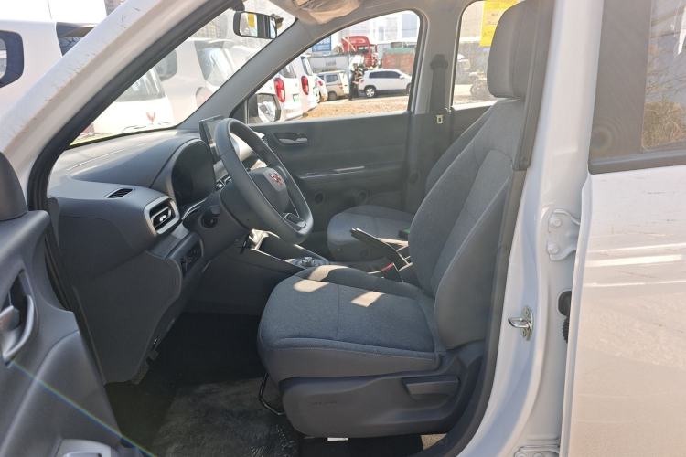 Used Wuling Hongguang New Energy 2025 Extended-Range Hybrid 50KM Comfort Version Left Front Seat