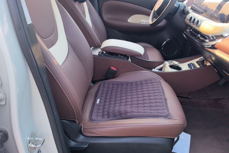 Used Wuling Bingo 2023 333 km Enjoyment Version Right Front Seat