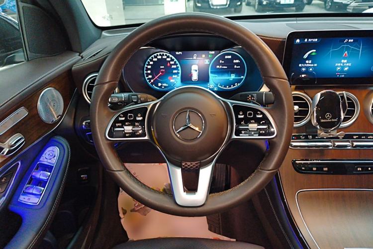 Used Mercedes-Benz GLC 2021 GLC 300 L 4MATIC Dynamic Model Steering Wheel
