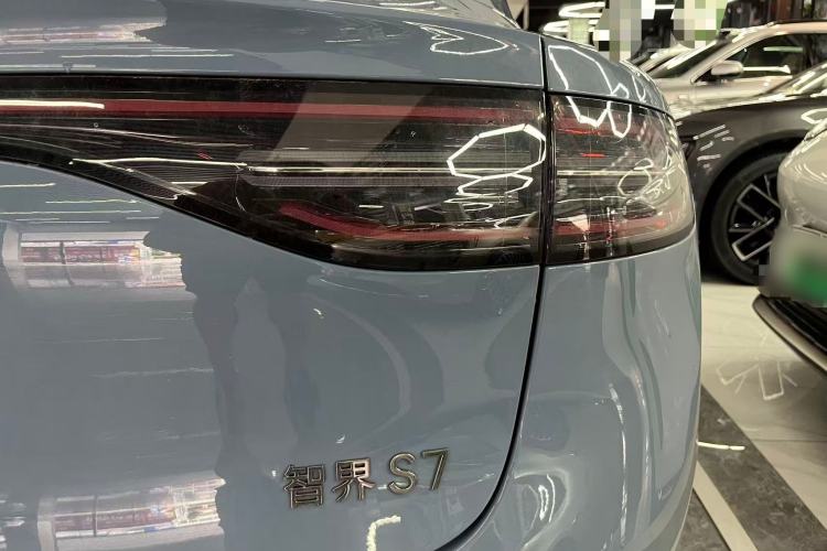 Used Hima Luxeed S7 2025 855 km Max Exterior 8