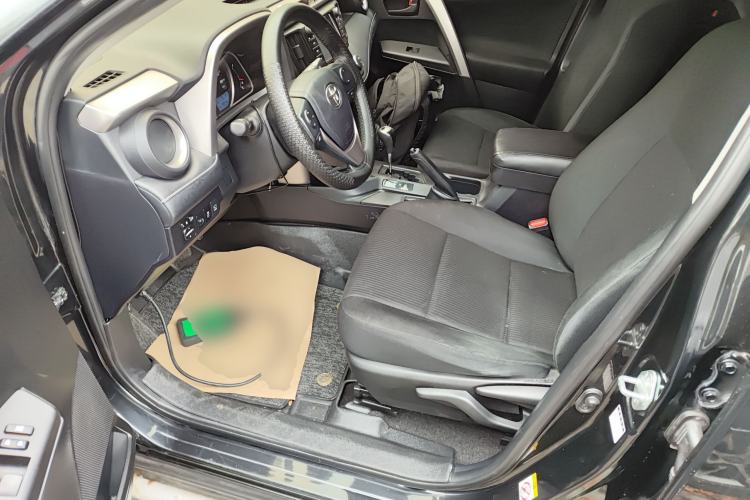 Used Toyota RAV4 2016 2.0L CVT Two-Wheel Drive Fashion Edition China V Standard