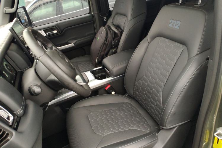 Used 212 T01 2024 2.0T Explorer Left Front Seat