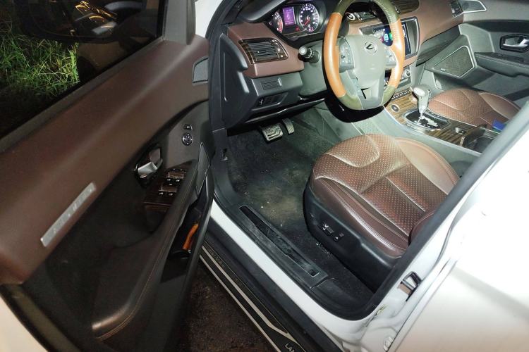 Used Land X7 2015 2.0T Panoramic Prestige Edition Driver Seat