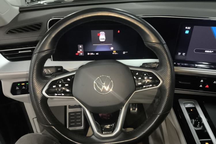 Used Volkswagen Tavendor 2023 380TSI Four-Wheel Drive R-Line Cruise Edition Center Console