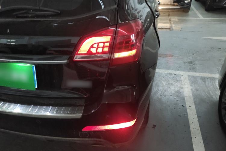 Used Haval H2 2016 Red-Label 1.5T Manual Two-Wheel Drive Luxury Model Right Rear Taillight