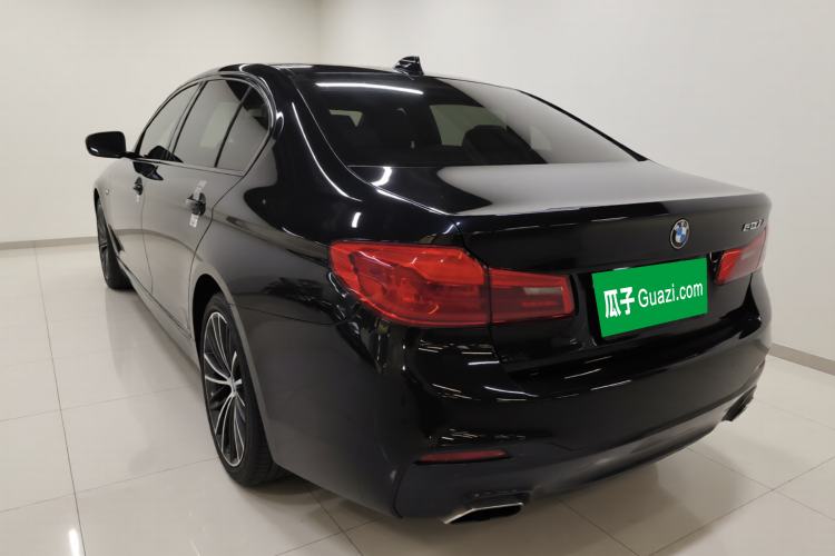 Used BMW 5 Series 2019 Facelifted 530Li Leading Edition M Sport Package Exterior 2