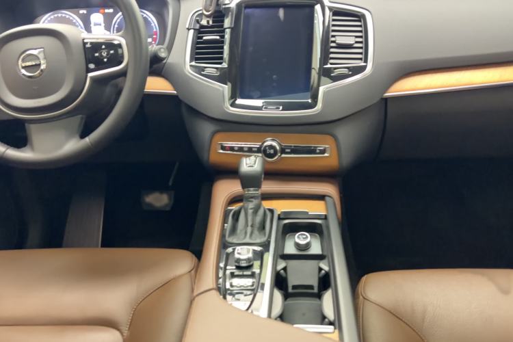 Used Volvo XC90 2019 T6 Zhiyi Edition 7-Seater China VI Standard
