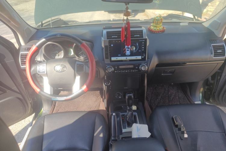 Used Toyota Prado 2016 2.7L Automatic Standard Edition Center Console