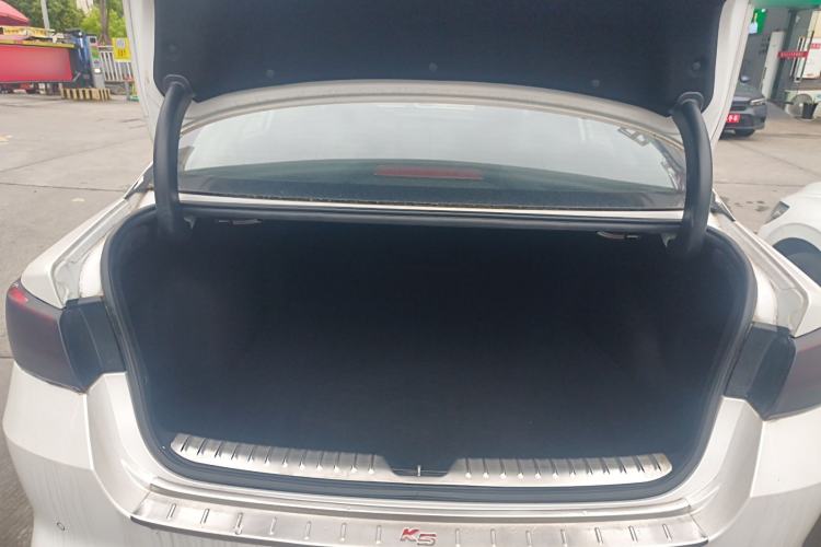 Used Kia K5 2016 2.0L Automatic GLS Trunk