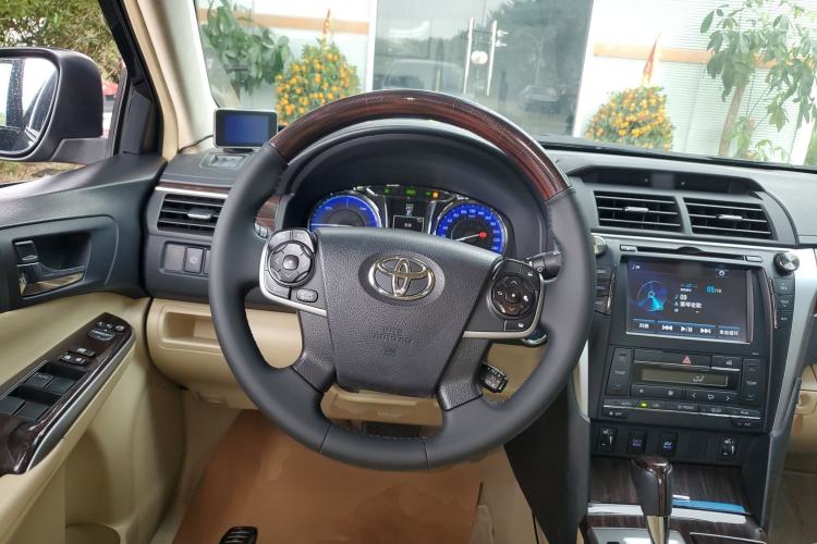 Used Toyota Camry 2015 Dual-Engine 2.5 HG Luxury Navigation Edition Steering Wheel