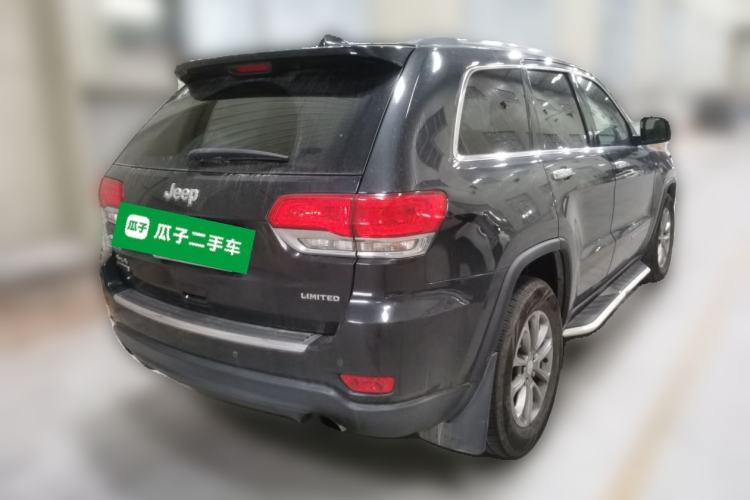 Used Jeep Grand Cherokee 2014 3.0TD Diesel Comfort Navigation Version Rear Right 45 Deg