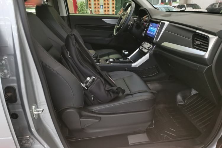 Used Great Wall Poer 2021 2.0T Commercial Version Automatic Diesel Two-Wheel Drive Elite Trim with Long Bed – GW4D20M Right Front Seat