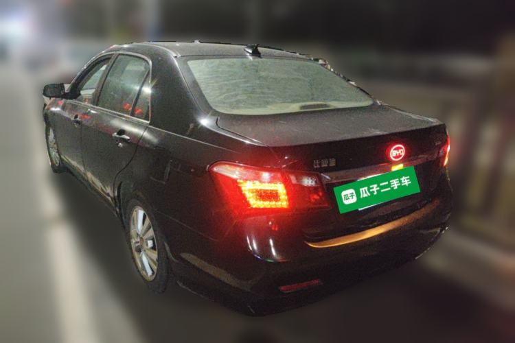 Used BYD G6 2012 2.0L Manual Luxury Version
