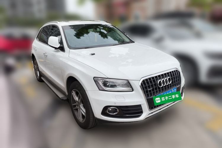 Used Audi Q5 2016 40 TFSI Comfort Model Front Right 45 Deg