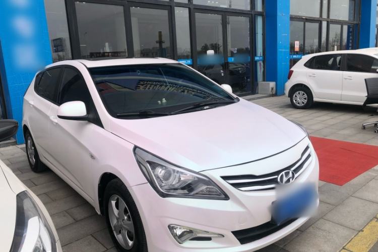 Used Hyundai Verna Ray 2014 1.4L Automatic GLX
