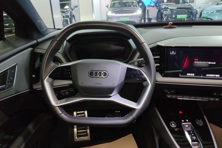 Used Audi Q5 e-tron 2023 40 e-tron Starry Edition Mecha Kit
