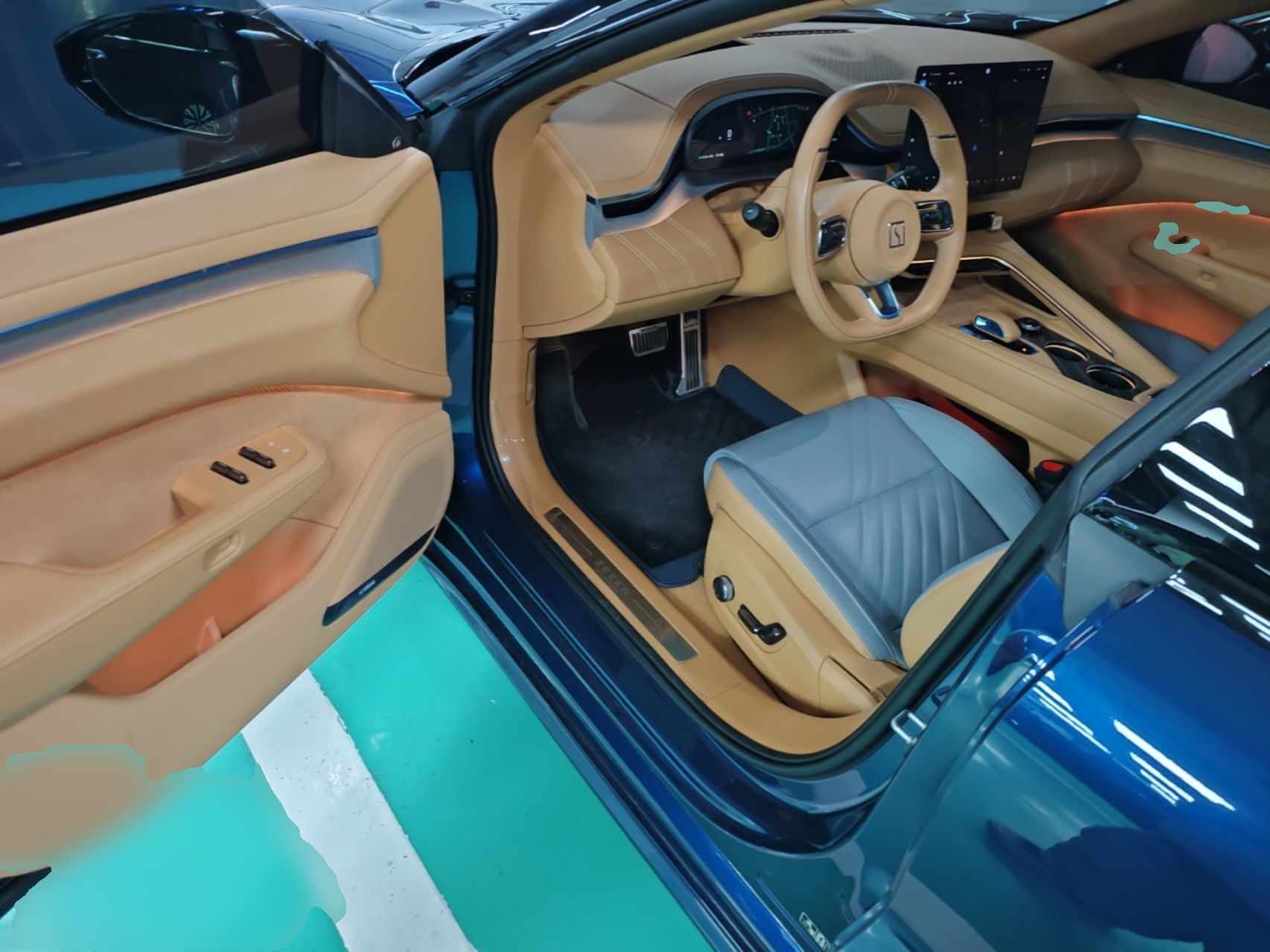 Zeekr 001 2024 YOU Edition 100 kWh All-Wheel Drive — снимка 18