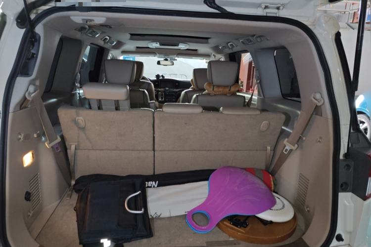 Used Nissan Quest 2015 3.5L SL Trunk