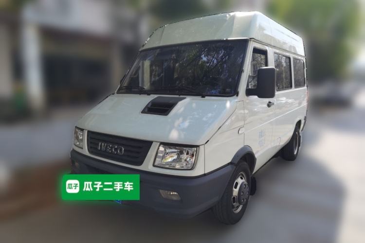 Used Iveco Daily 2017 2.5T A35 Passenger Van 5-7 Seats Model 47Z5