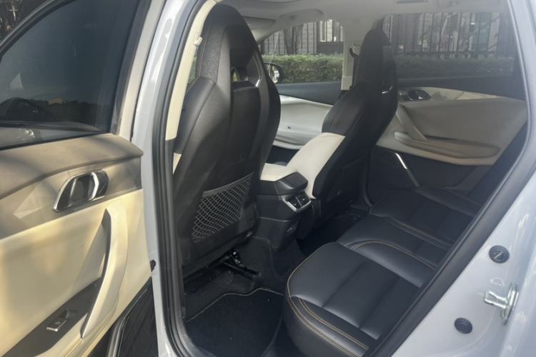 Used Lynk & Co 06 EM-P 2022 PHEV 84 km Range Pro Version