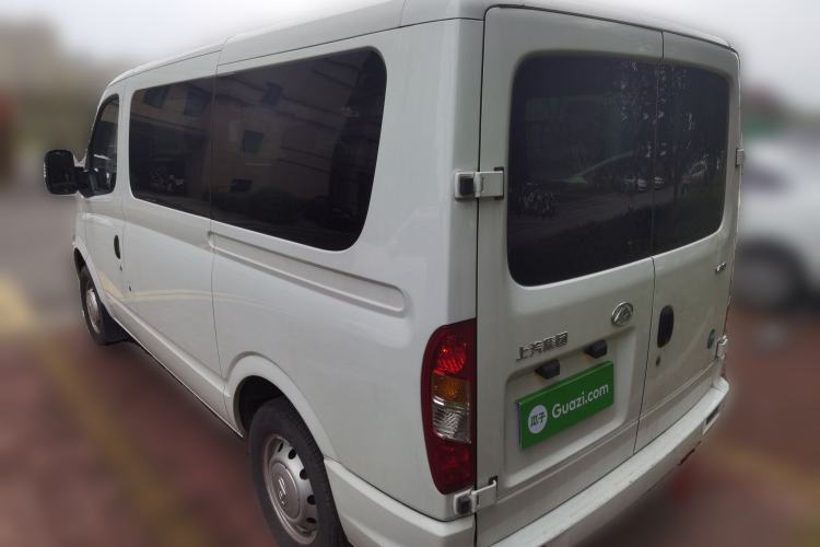 Used SAIC MAXUS Xintu V80 2023 2.0T Manual Classic Aoyuntong Short Wheelbase Ultra-Low Roof 5/6-Seater
